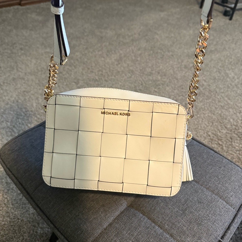 Michael Kors Woven white bag on a good condition